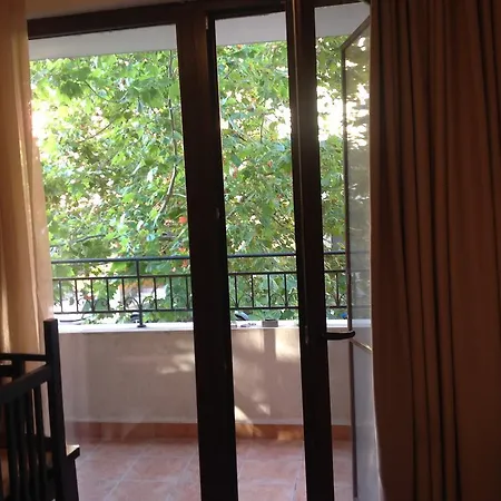 Private In Apartcomplex Marina Cape *