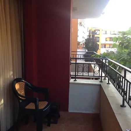 Private In Apartcomplex Marina Cape